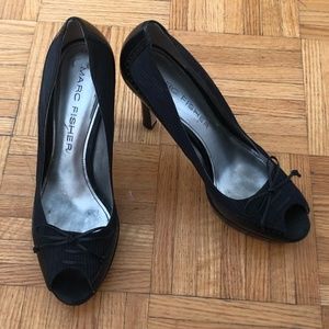 Marc Fisher Peep Toe Navy & Black Pumps (Size 9)